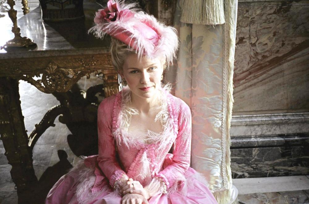 Marie-Antoinette-queens-E2-99-94-35450216-1500-989.thumb.jpg.9f6eada8a7057ba77faaeb7a52311b52.jpg